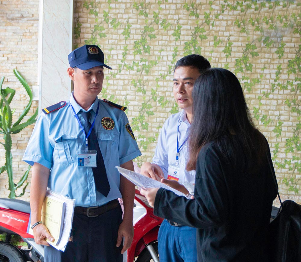 trao-doi-cong-viec-voi-khach-hang